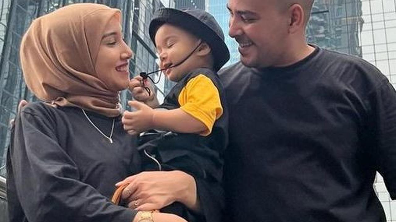Pada tahun 2021 lalu, Riza Shahab menikahi seorang perempuan cantik bernama Fatimah Sonia Alattas.<br>