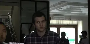 Stuart Collin sudah mempersiapkan semua buat kelahiran anaknya yang pertama, Namun pihak Risty Tagor dan keluarga melarang Stuart collin untuk melihat persalinan Risty Tagor, karena Risty tidak mau melihat Stuart Collin lagi.