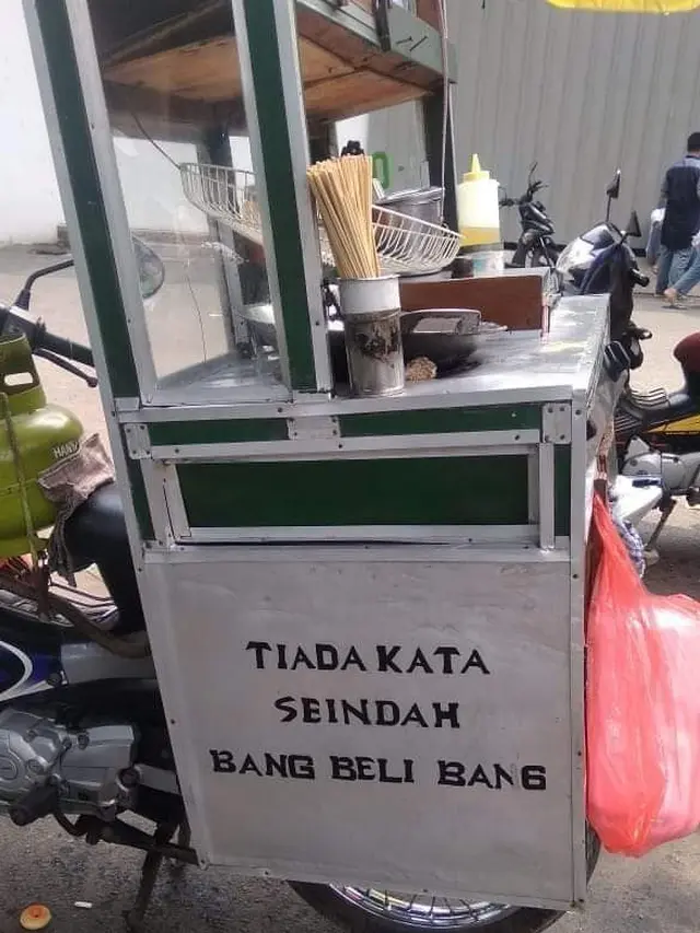 6 Cara Promosi Penjual Telur Gulung Ini Kreatif Sekaligus Kocak