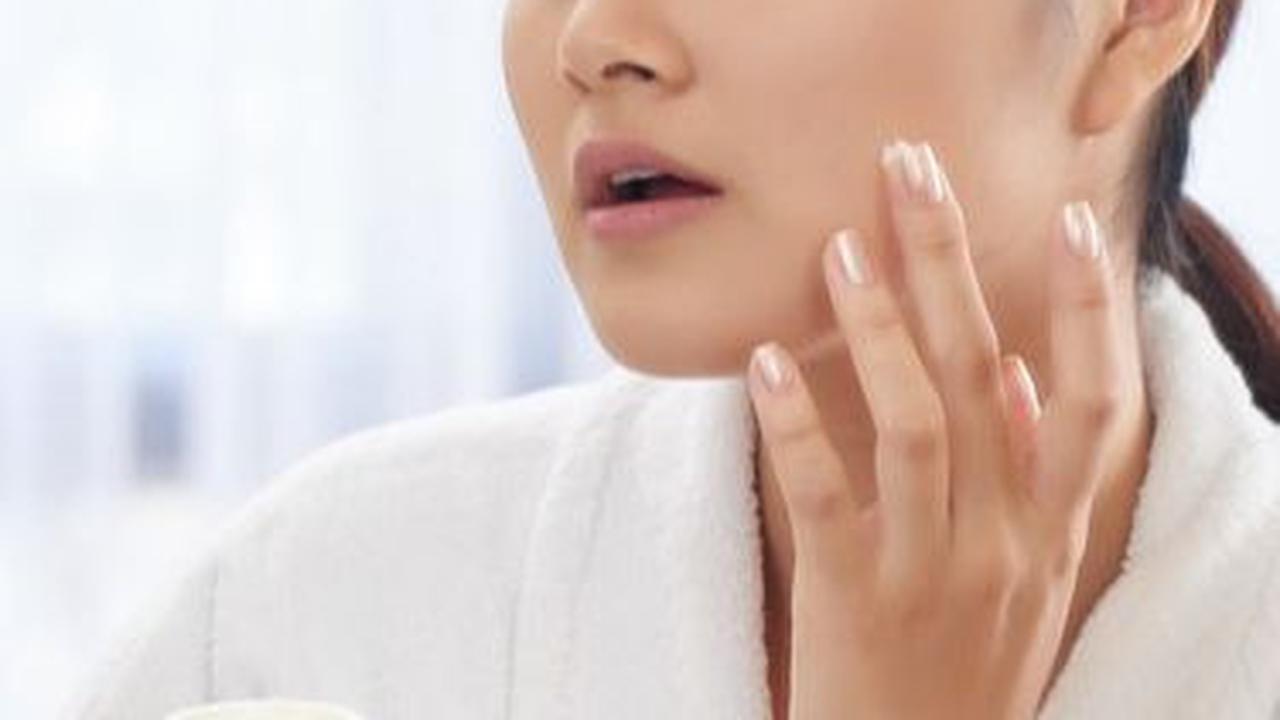 4. Hanasui Flawless Glow 10 Night Cream<br>