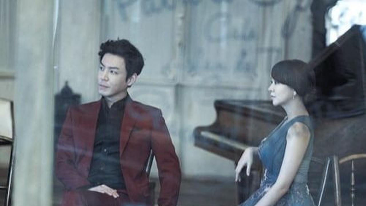 Bermain dalam drama Hundred Year Inheritance (2013) menjadi awal pertemuan Choi Won Young dengan Shim Yi Young. Setelah enam bulan berpacaran, keduanya memutuskan untuk menikah pada 28 Februari 2014.