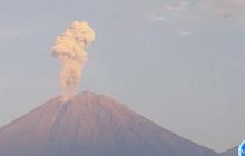 Gunung Semeru Erupsi, Awan Panas Meluncur hingga 3,5 Kilometer