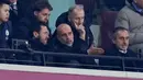 Pep Guardiola tak bisa melatih Manchester City dari bench, karena kena akumulasi kartu. (Bradley Collyer/PA via AP)