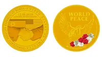 Medali atau koin suvenir peringatan pertemuan antara Presiden Amerika Serikat dan Pemimpin Korea Utara (Singapore Mint via Channel News Asia)