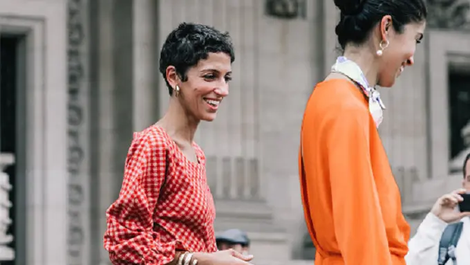 [Bintang] Klasik Modern, Coba Tips Padu-padan Outfit Ini Saat Job Interview