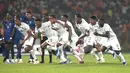 Afrika Selatan menjadi tim terakhir yang mengunci tiket ke semifinal. Pasukan Hugo Broos harus berjuang menaklukkan Cape Verde hingga babak adu penalti.  (AP Photo/Themba Hadebe)