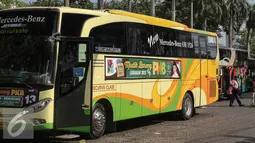 Penampakan bus mudik gratis PKB, Jakarta, Selasa (13/7/2015). Sebanyak 30 bus dipersiapkan untuk membawa 1.500 pemudik dengan tujuan kota-kota besar di Jawa Tengah dan Jawa Timur. (Liputan6.com/Faizal Fanani)