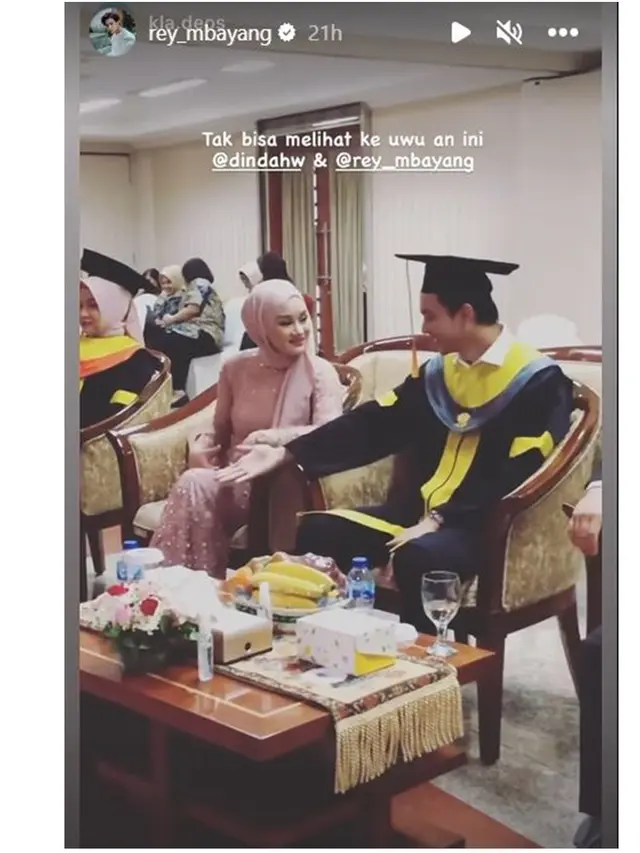 6 Momen Wisuda Rey Mbayang, Gandeng Dinda Hauw Bikin Satu Gedung Heboh