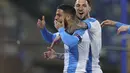 Penyerang Napoli, Lorenzo Insigne (kiri) melakukan selebrasi setelah mencetak gol ke gawang Lazio pada pertandingan  Liga Serie A Italia di Stadion San Paolo, Italia, Jumat (23/4/2021). Insigne mencetak dua gol dan mengantar Napoli menang telak atas Lazio 5-2. (Alessandro Garofalo/Lapresse via AP)