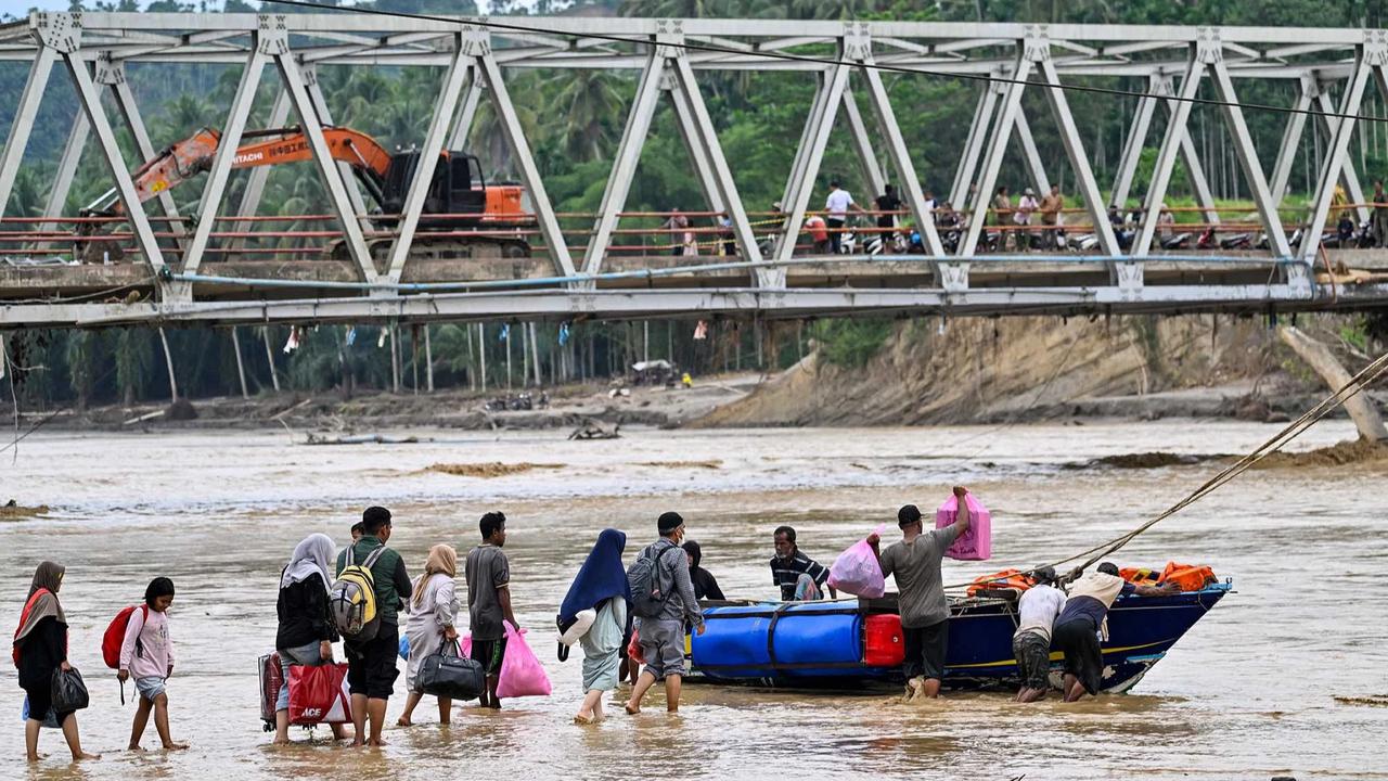 FOTO: Jembatan Bailey di Jalan Lintas Tengah Aceh Hampir Rampung