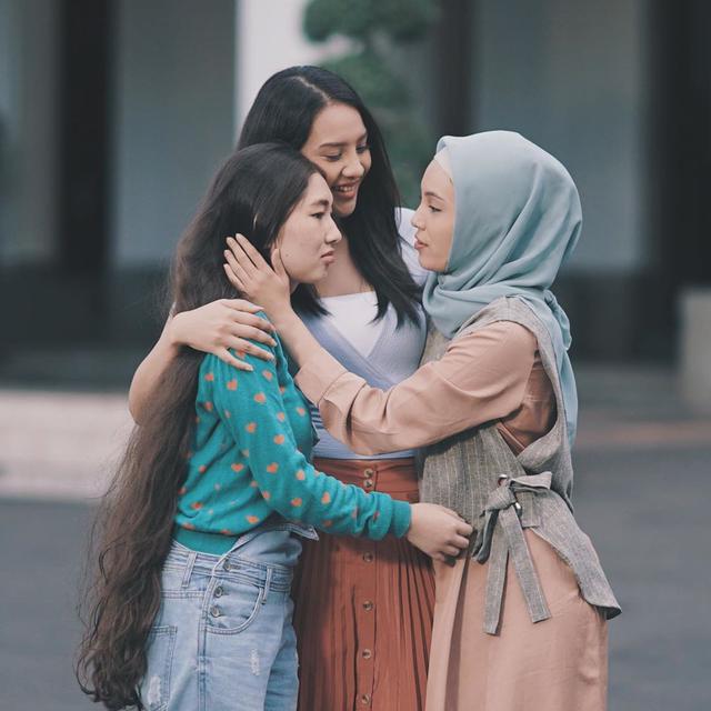 Tampil Di Film Yowis Ben 6 Potret Anggika Bolsterli Kenakan Hijab Curi Perhatian Hot Liputan6 Com