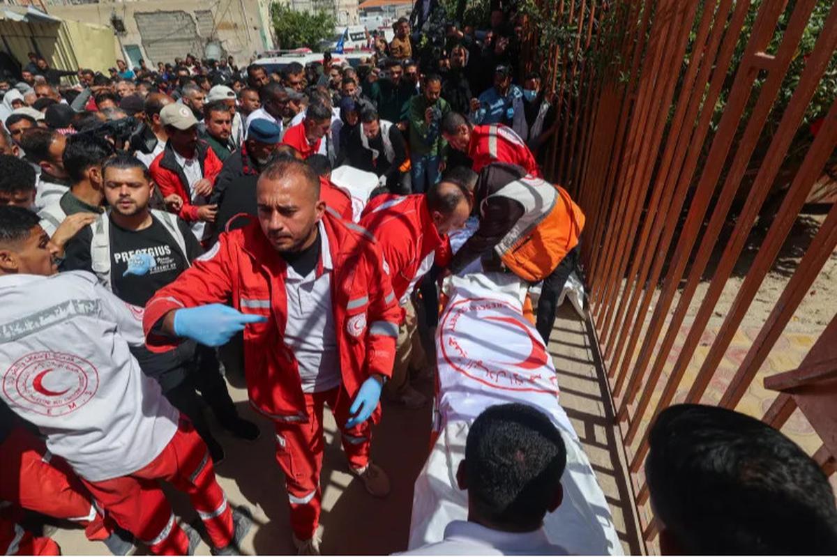 petugas medis palestina di gaza