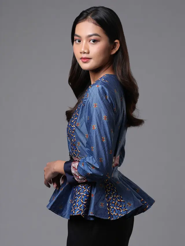 Model Baju Batik Wanita Modern