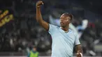 Pemain Lazio, Tijjani Noslin melakukan selebrasi setelah mencetak gol ke gawang Napoli pada babak laga 16 besar Coppa Italia 2024/2025 di Olympic Stadium, Roma, Italia, Jumat (06/12/2024) WIB. (AP Photo/Andrew Medichini)
