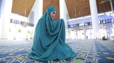 Mengobati Gelisahnya Hati Belum Dikaruniai Anak Dengan Berhijrah