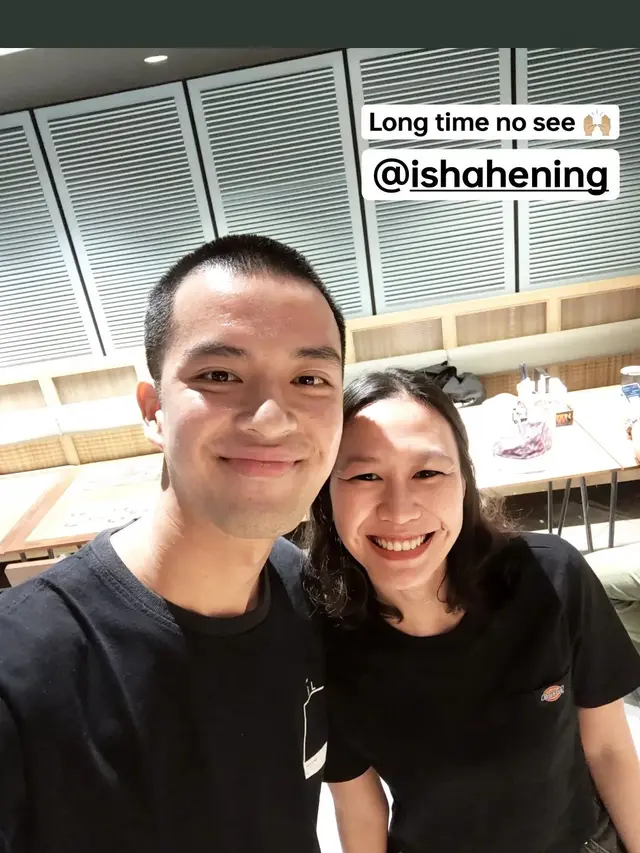 Tetap Tampil Keren, Ini 6 Gaya Morgan Oey saat Plontos Ini Curi Perhatian