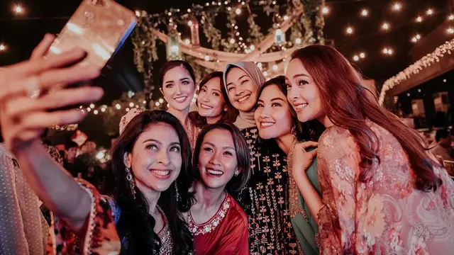 Momen buka bersama alumni Puteri Indonesia