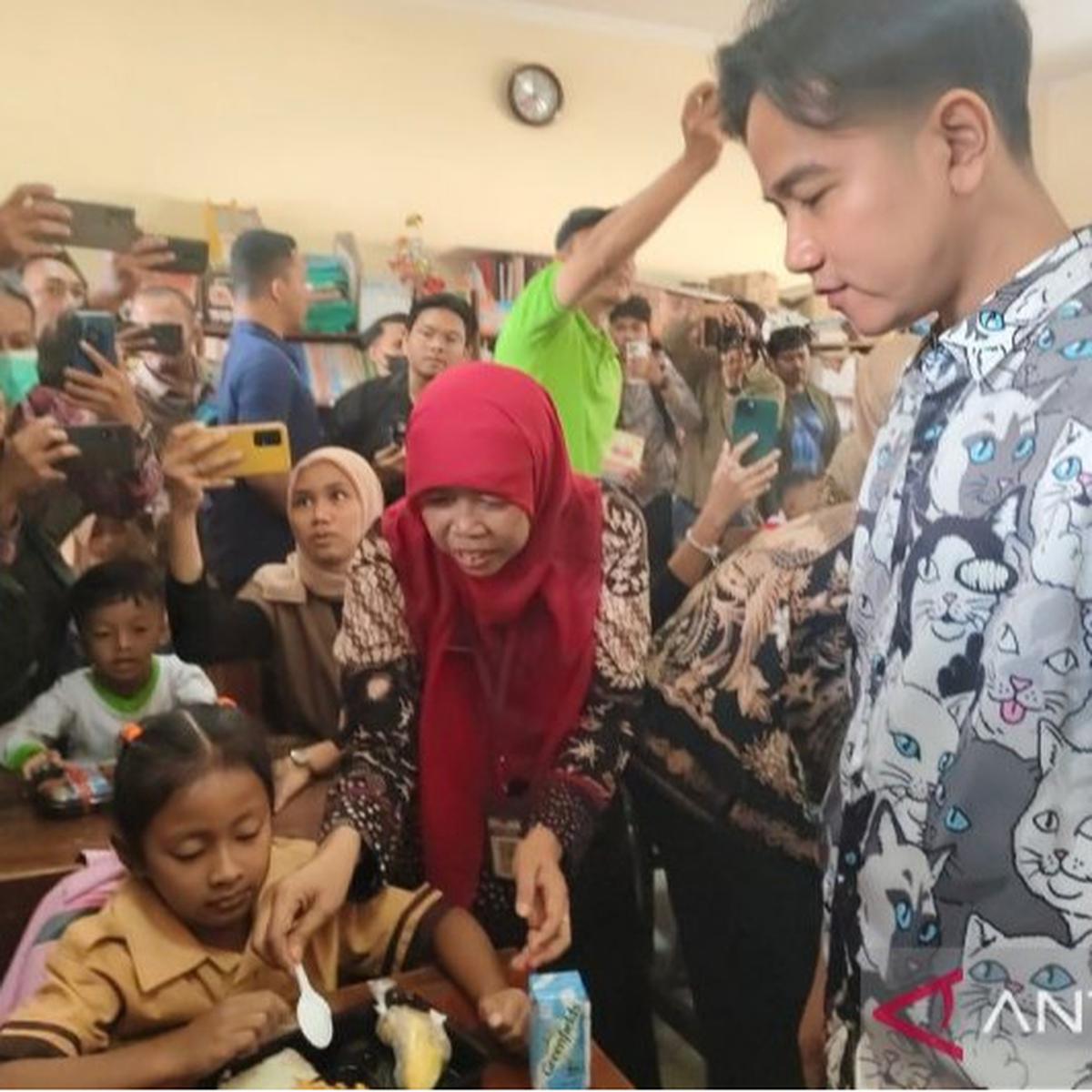 Gibran uji coba makan siang gratis