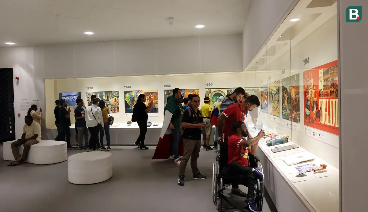 Untuk memasuki FIFA Museum ini, para penggemar yang memiliki Hayya Card dan sudah berada di FIFA Fan Festival Corniche, tidak lagi dipungut biaya alias gratis. (Bola.com/Ade Yusuf Satria)