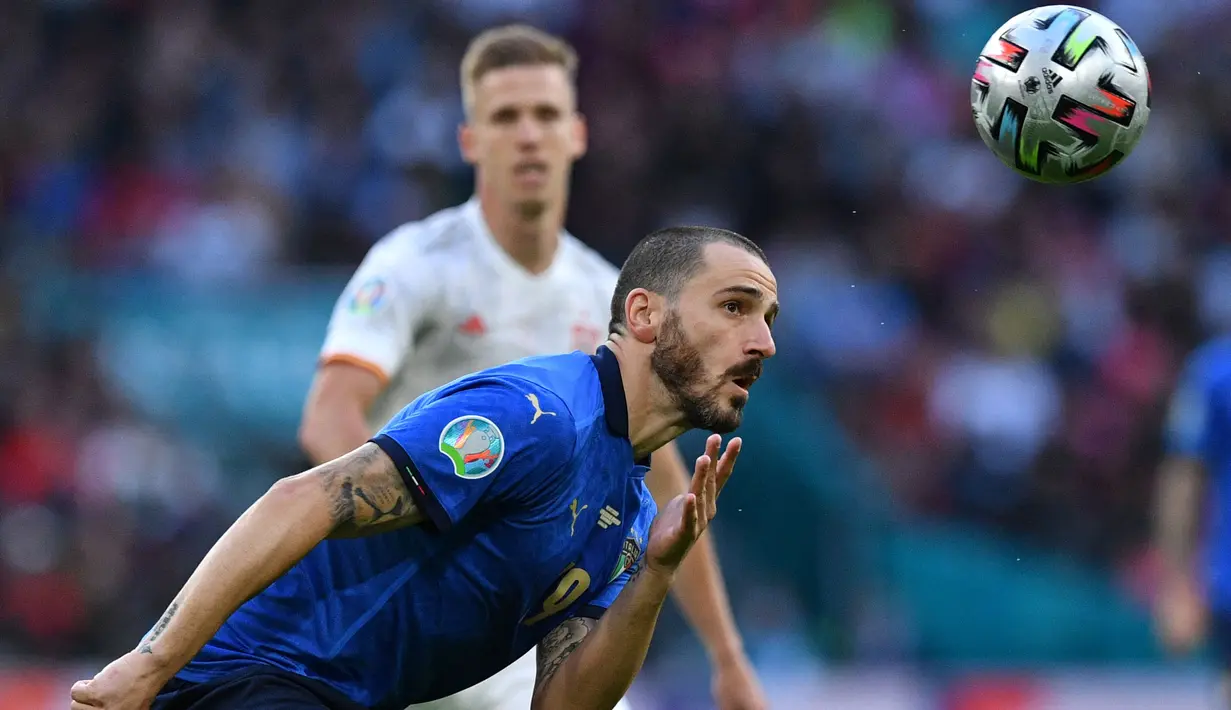 Leonardo Bonucci telah menorehkan waktu bermain selama 675 menit dalam tujuh pertandingannya. Ia dinobatkan sebagai pemain Star of The Match di partai final karena telah berjasa menyamakan kedudukan ketika Italia tertinggal 0-1 dari Inggris. (Foto: AFP/Pool/Justin Tallis)