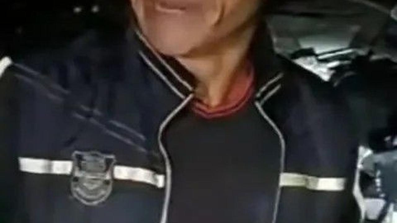 "Tapi saya masih sabar dan menahan diri. Cucuku meninggal. Bahkan dia juga minta Rp 1 juta," tambahnya. <br>
