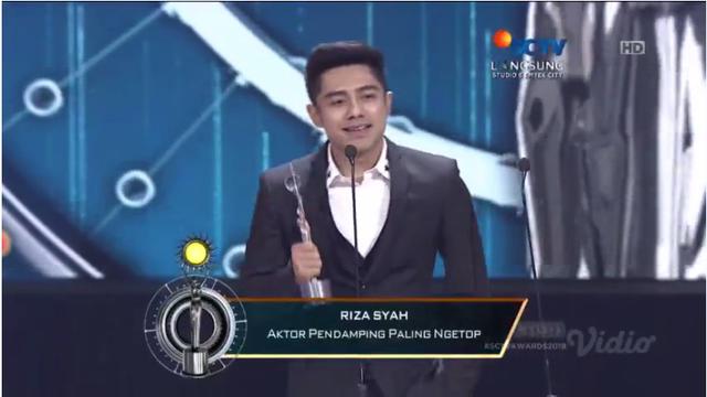 Piala Pertama SCTV Awards 2019 Diraih Riza Syah Sebagai Aktor Pendamping Paling Ngetop - ShowBiz ...