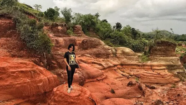 Karyawan Bank Cantik Ini Tak Henti Promosikan Keelokan Pulau Sumba