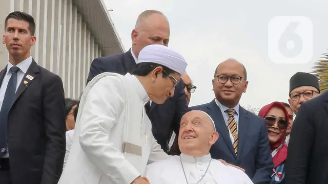 Foto-Foto Kenangan Paus Fransiskus di Indonesia, Pesan Toleransi dan Persaudaraan Antarumat Beragama