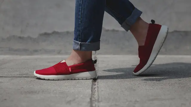 Liburan Makin Menyenangkan dengan Promo Belanja Sepatu Buy 1 Get 1