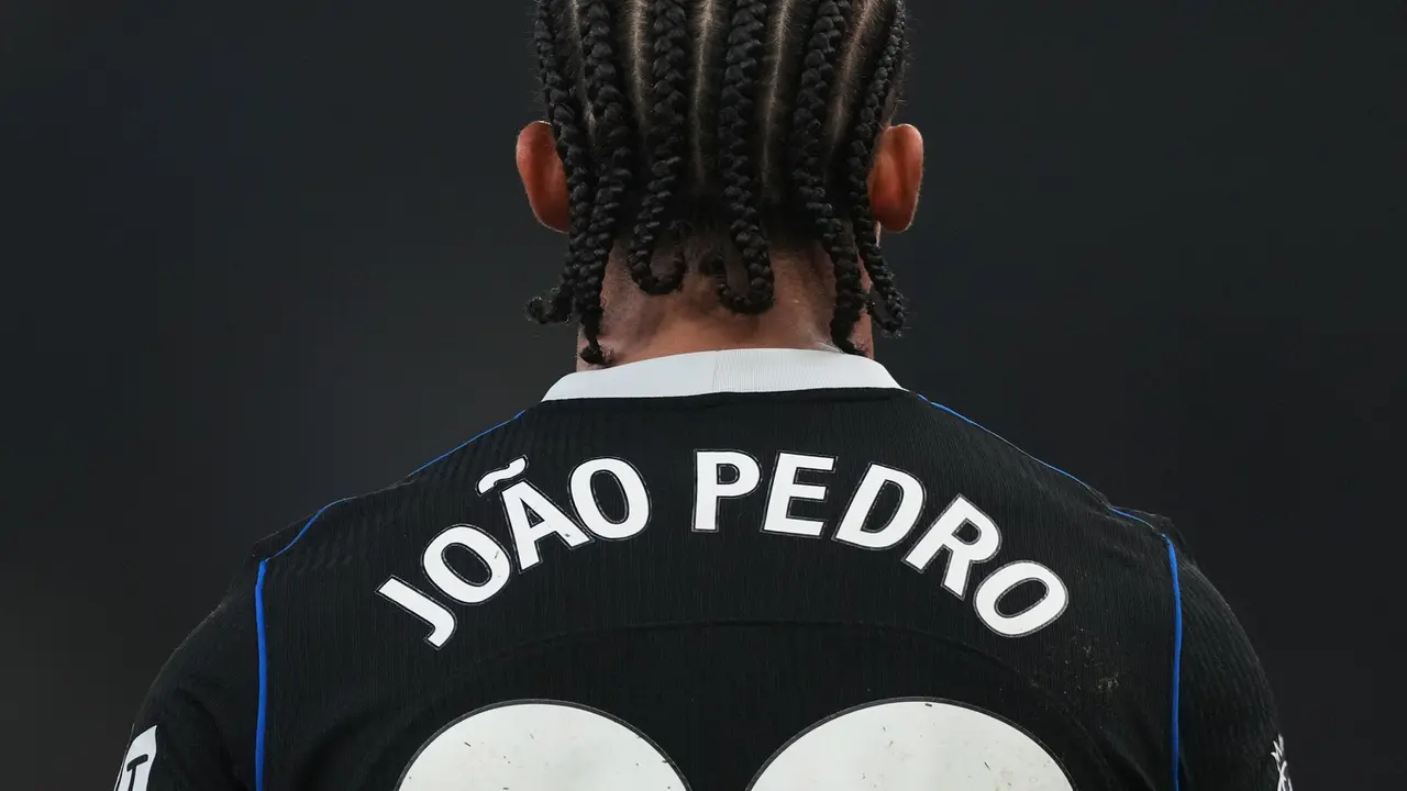Foto: Joao Pedro Cetak Hattrick, Chelsea Hajar Aston Villa di Liga Inggris