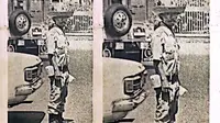 Calon juru parkir resmi dari PT Parkir Jaya sedang berdiri di kawasan Jakarta (Kompas, 6 Juli 1974/Perpusnas RI)