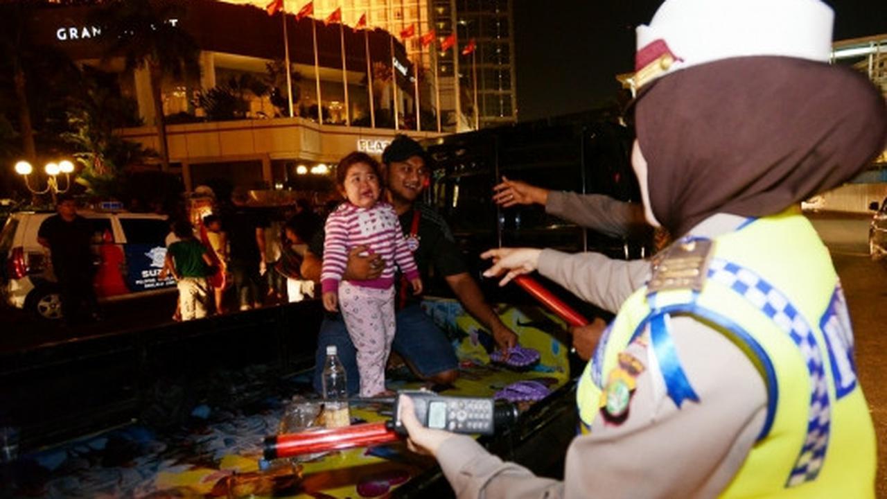 Berbagai pelanggaran lalu-lintas hiasi malam takbiran di Bundaran HI