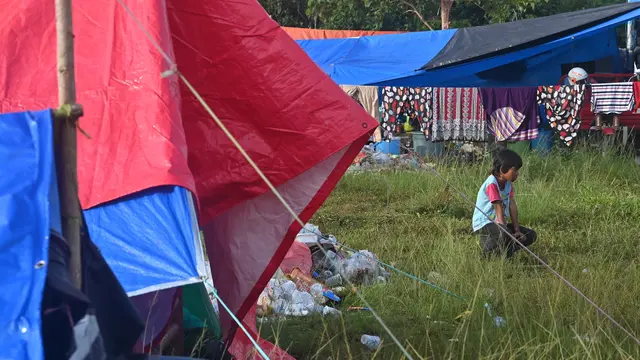 Menengok Anak-Anak Pengungsi Gempa Mamuju