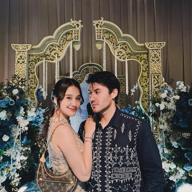 6 Potret Tamu di Pernikahan Anggika Bolsterli, Banyak Pasangan Artis Tak Kalah Romantis
