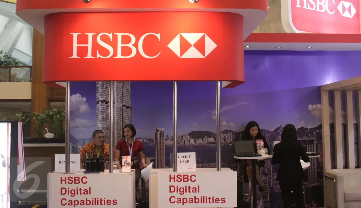 Bank HSBC ikut berpartisipasi di acara Indonesia Banking Expo (IBEX) 2015 di JCC, Jakarta, Kamis (10/9/2015). Sejumlah bank menawarkan beragam fasilitas untuk menarik pengunjung menabung di tempatnya. (Liputan6.com/Angga Yuniar)