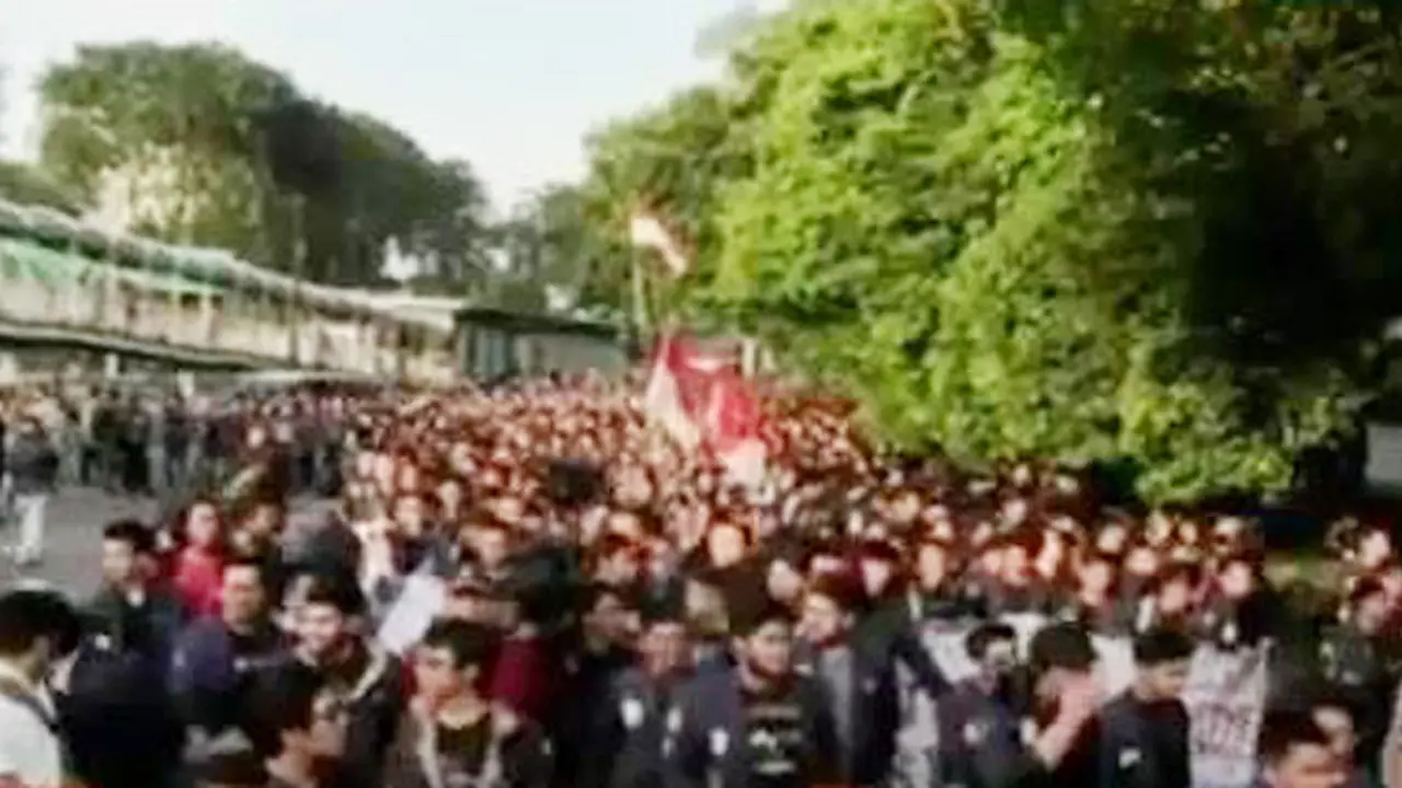Aksi Longmarch Mahasiswa Peringati 19 Tahun Tragedi Trisakti