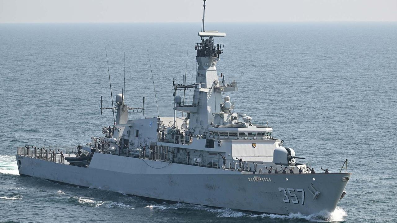 Kapal Perang TNI AL KRI Bung Tomo Ikuti Aman Exercise di Pakistan