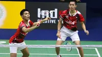 Ganda putra Indonesia, Fajar Alfian/Muhammad Rian Ardianto, saat melakoni perang saudara melawan Hardianto/Kenas Adi Haryanto pada Thailand Terbuka Grand Prix Gold 2016 di Nimibutr Stadium, Kamis (6/10/2016). (PBSI)