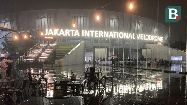 Nonton bersama Timnas Indonesia vs Filipina: MALAMNYA BOLA