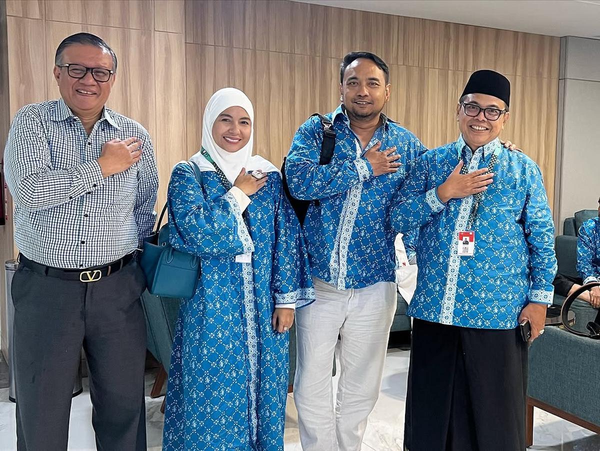 Potret Meisya Siregar dan Bebi Romeo Ajak Keluarga Jalani Umroh Bersama
