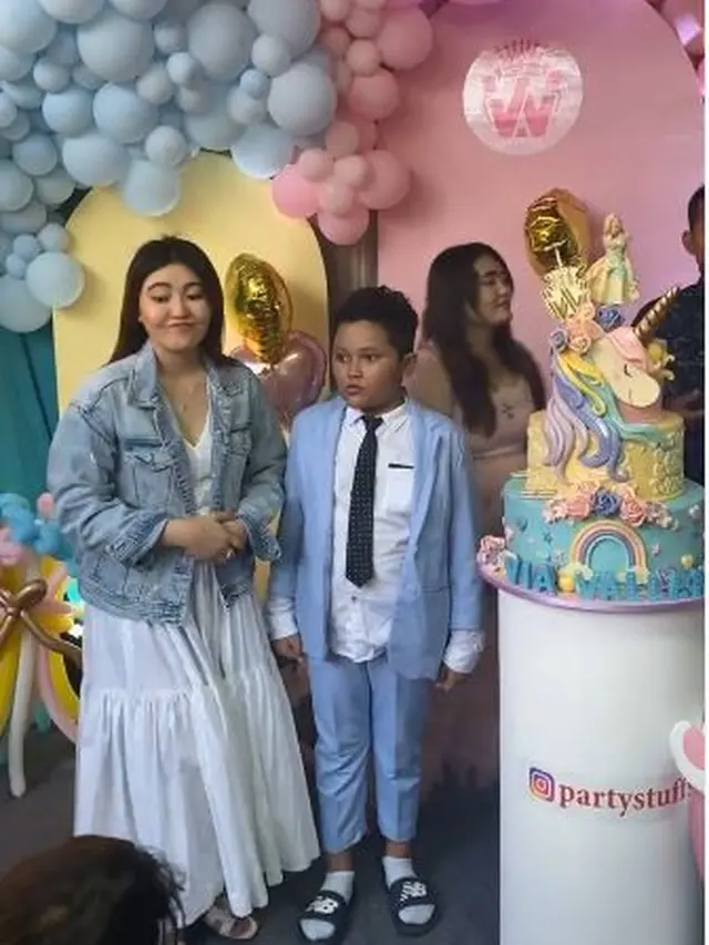 Genap Berusia 29 Tahun, Ini 7 Potret Perayaan Ulang Tahun Via Vallen