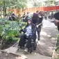 Pembicara dari Bandung Independent Living Center (Bilic) Zulhamka Julianto Kadir mengatakan, mahasiswa arsitektur perlu mengenal tentang ruang publik yang mudah diakses oleh penyandang disabilitas dengan berbagai ragamnya. Foto: Bilic.