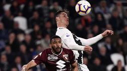 Juventus berhasil mendaratkan Gleison Bremer dari Torino dengan banderol sebesar 41 juta euro atau setara 626 miliar rupiah pada jendela transfer musim panas 2022/2023. Kedatangan Bremer ini akan jadi tambahan tenaga bagi Juventus usai kehilangan Matthijs de Ligt yang hijrah ke Bayen Munchen. (AFP/Marco Bertorello)