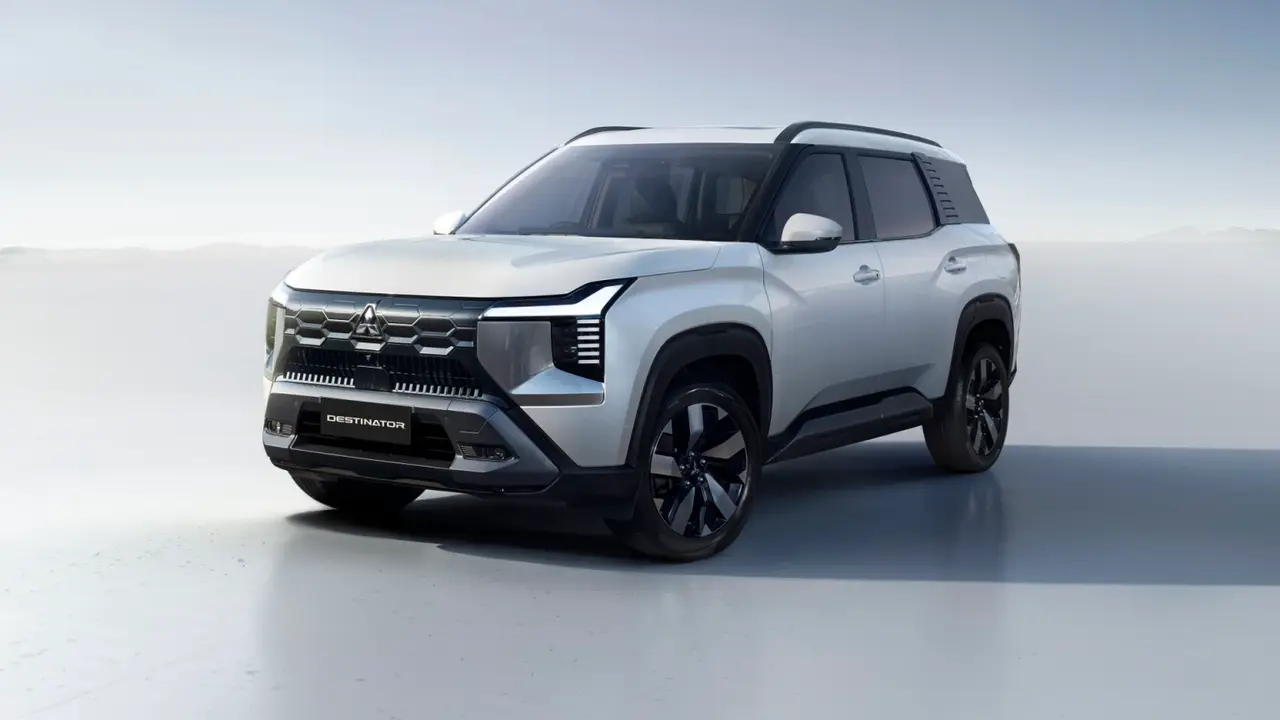 Mitsubishi Destinator Vietnam