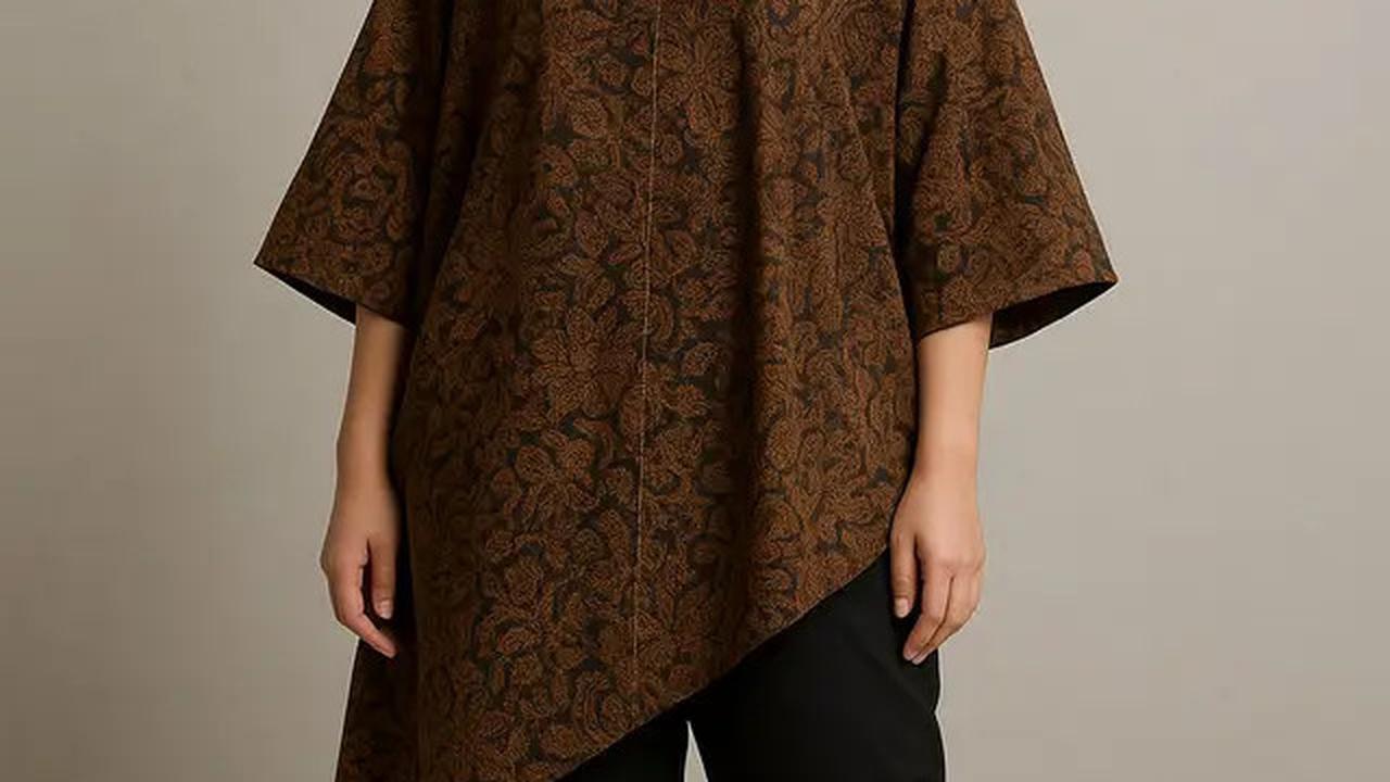 7 Model Atasan Batik Wanita Blouse Asimetris, Bikin Gaya ke Kantor Makin Elegan