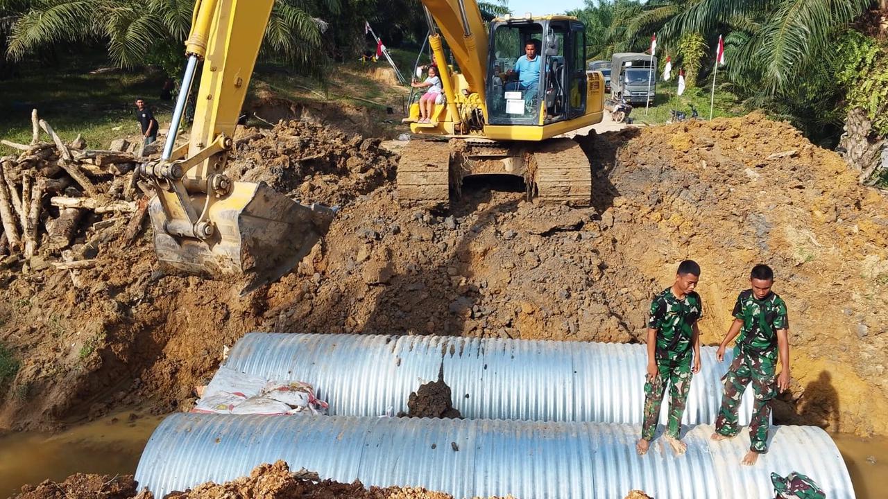 Aksi Cepat TNI AD Rampungkan Jembatan Armco, Akses Warga Leupon–Lhok Lemak Pulih Pascabanjir