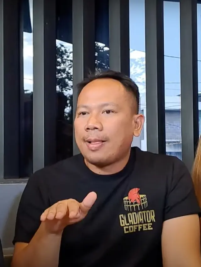 Konferensi pers Vicky Prasetyo didampingi kuasa hukum Sunan Kalijaga di Jakarta Barat, Senin, 4 Maret 2024. (Foto: Dok. YouTube Intens Investigasi)