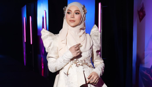 Potret Lesti Kejora dengan Gaun Brokat Muslim Modern saat Menang IMA 2025 (Foto: Instagram @lestikejora)