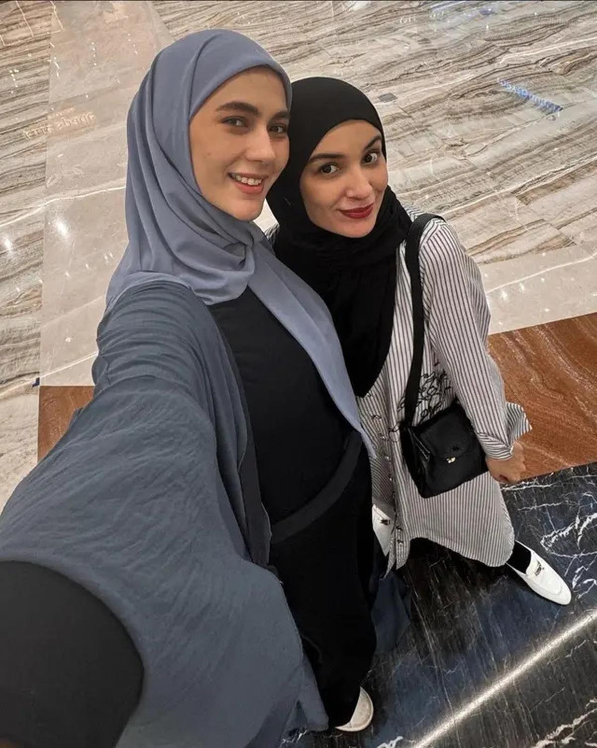 7 Potret Paula Verhoeven Mulai Berhijab, Awal Pisah Rumah dengan Baim Wong