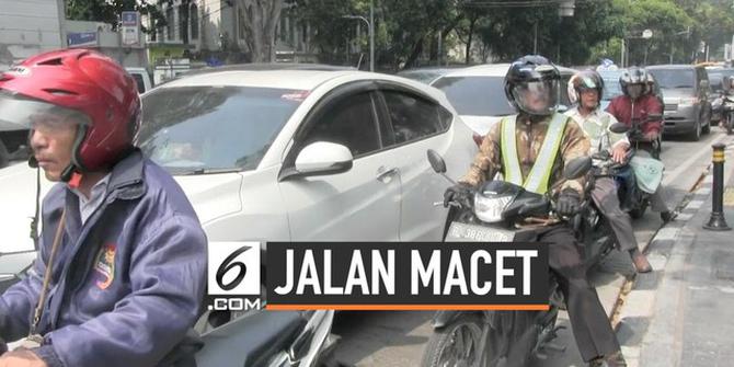 VIDEO: Jalanan Sekitar Gedung MK Macet